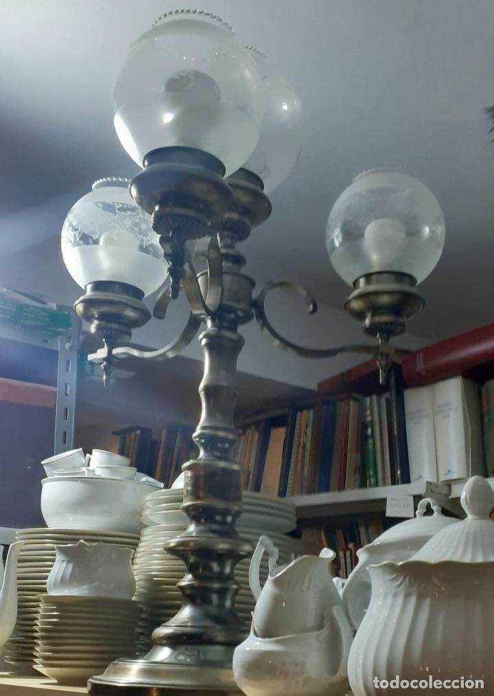 Vintage: Gran l&aacute;mpara de pie. Cuatro plafones. - Foto 1