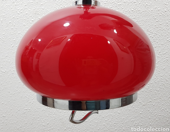 Vintage: L&Aacute;MPARA TECHO OPALINA ROJA Y CROMADO DE SUBE Y BAJA - Foto 3
