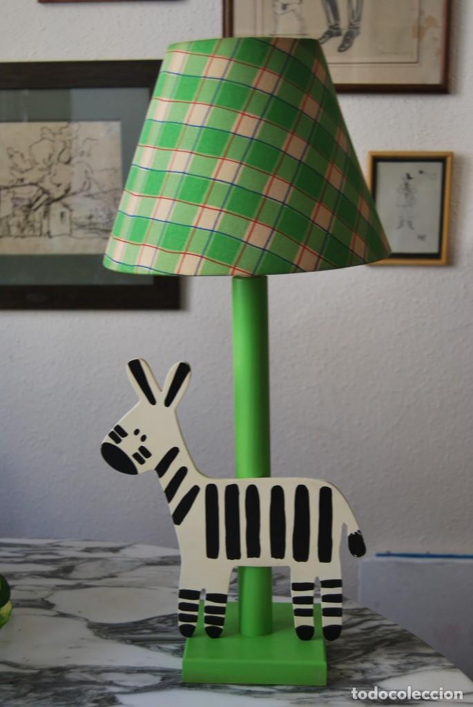 Vintage: BONITA L&Aacute;MPARA DE MADERA - CEBRA - TREEHOUSE - Foto 1