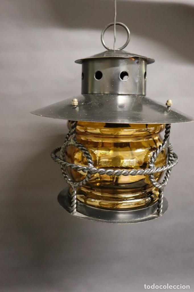 Vintage: Farol de metal y tulipa de cristal - Foto 2