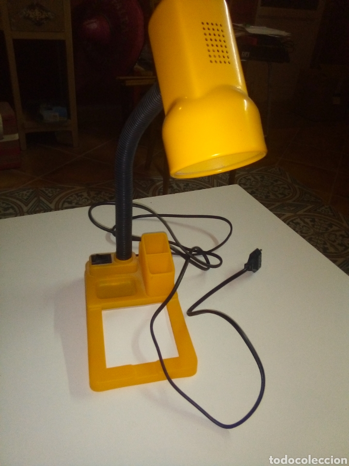 Vintage: Flexo amarillo de escritorio con bloc de notas - Foto 2
