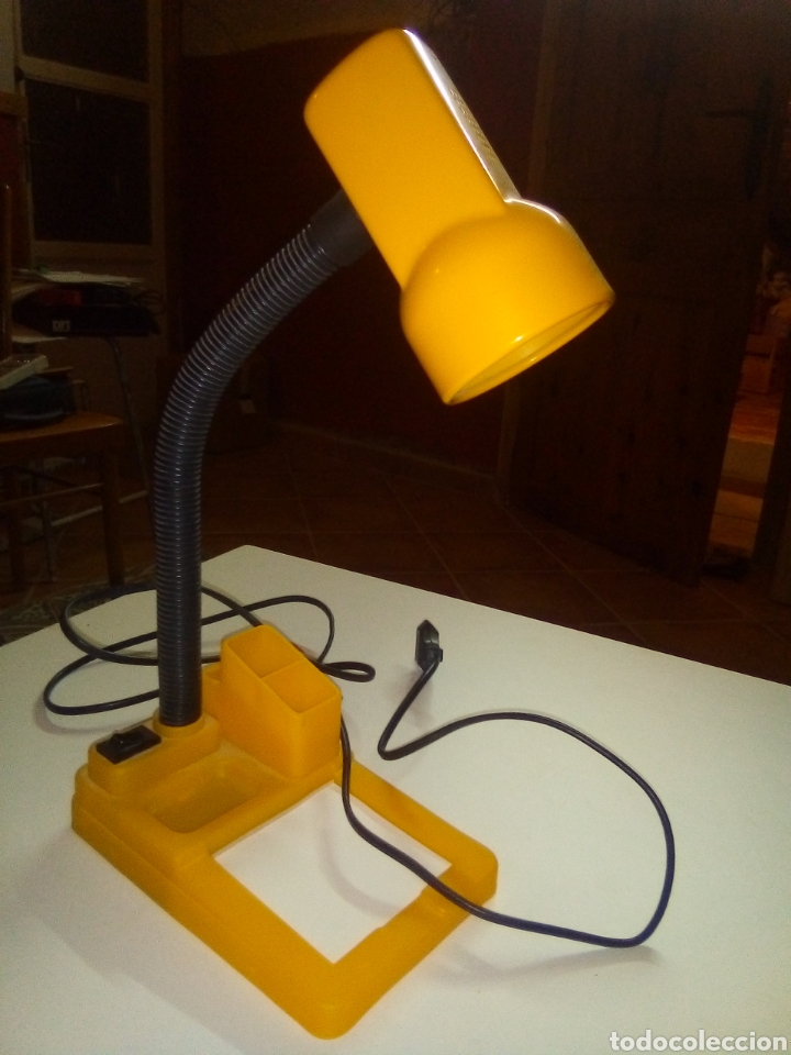 Vintage: Flexo amarillo de escritorio con bloc de notas - Foto 1