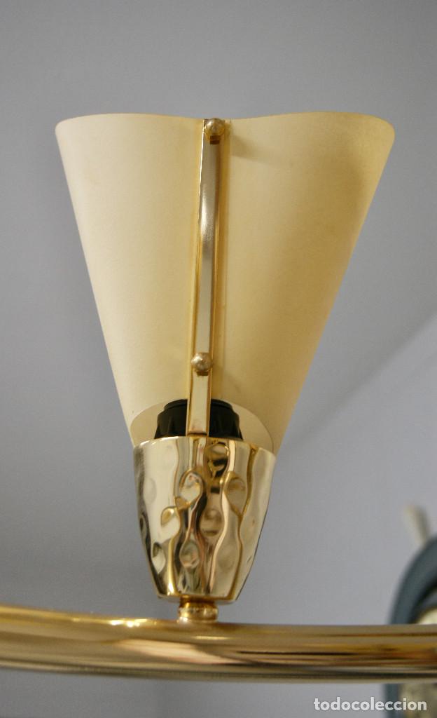 Vintage: lampara de techo dorada y pantallas - Foto 14
