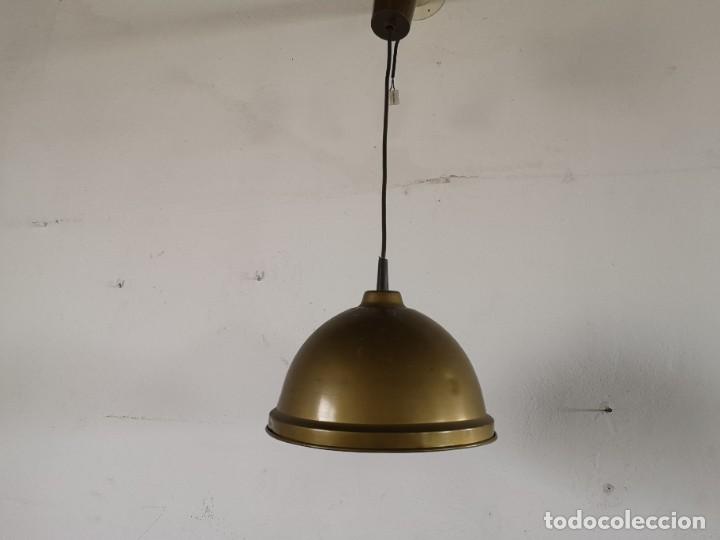 LÁMPARA DE TECHO DE ALUMINIO VINTAGE, SIN PROBAR, UNOS 30 CMS. DE DIÁMETRO (Vintage - Lámparas, Apliques, Candelabros y Faroles)