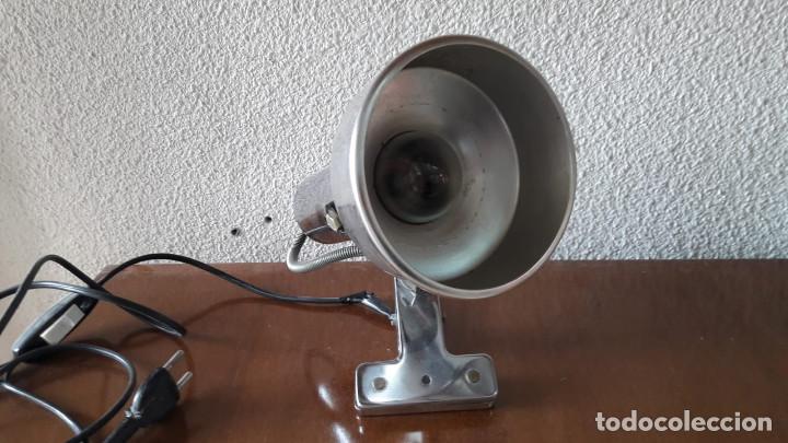 Vintage: Antiguo flexo de pinza - Foto 1