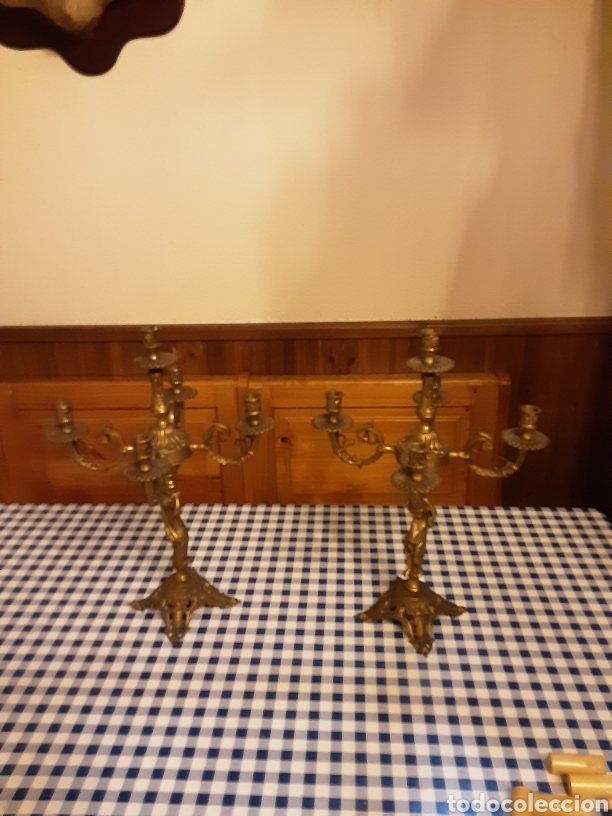 Vintage: Pareja de candelabros de bronce antiguos - Foto 1