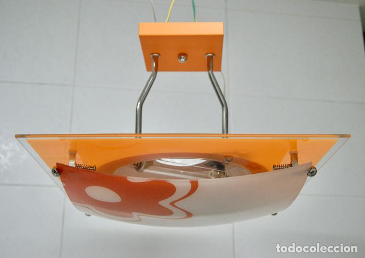 Vintage: lampara de techo tipo semiplaf&oacute;n naranja y blanco - Foto 1