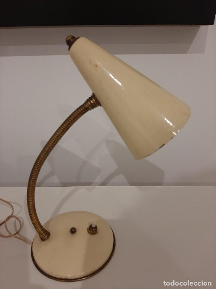 Vintage: L&Aacute;MPARA FLEXO BEIGE SIN MARCA. - Foto 1
