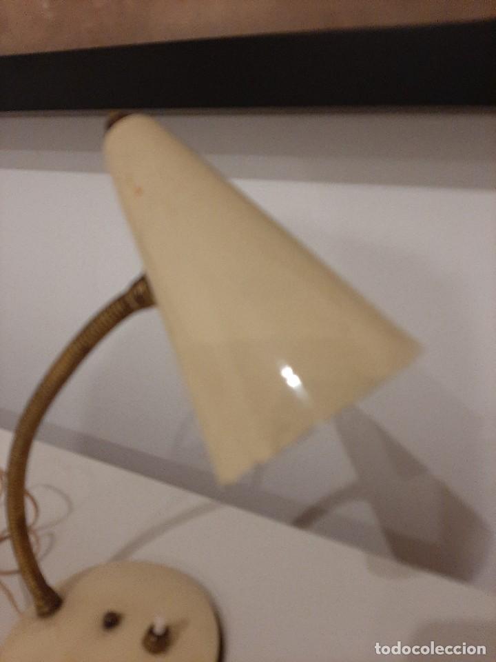 Vintage: L&Aacute;MPARA FLEXO BEIGE SIN MARCA. - Foto 2