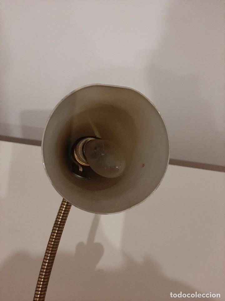 Vintage: L&Aacute;MPARA FLEXO BEIGE SIN MARCA. - Foto 3