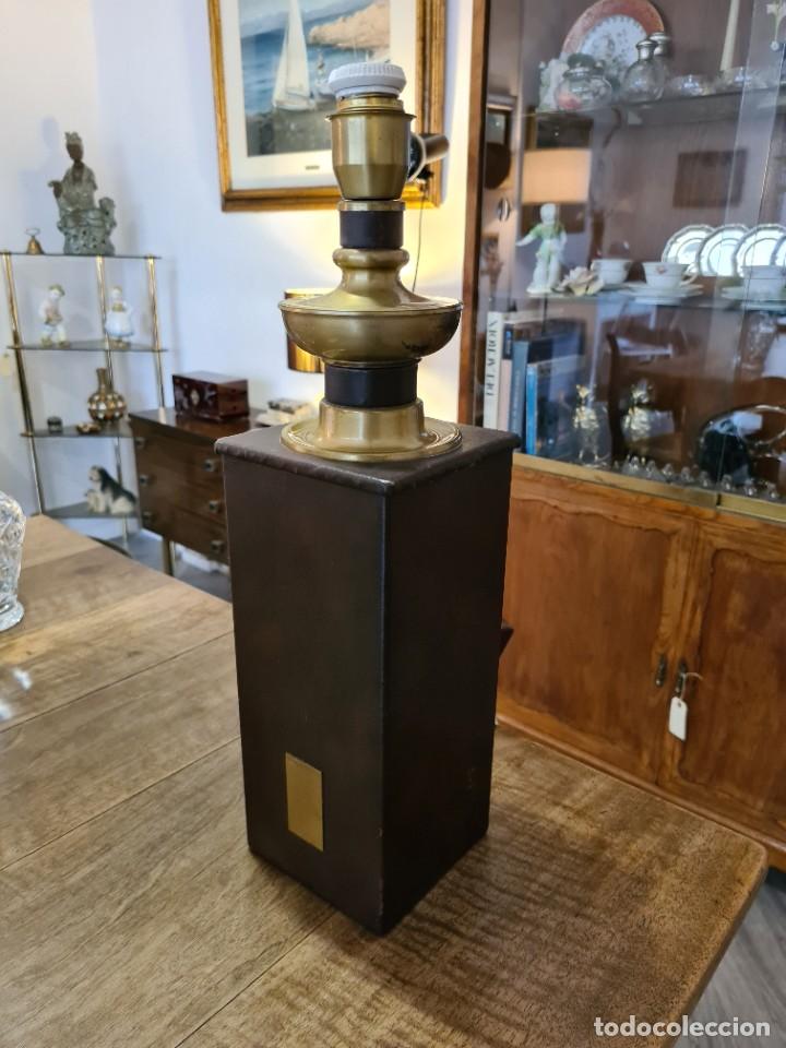 Vintage: Lampara de mesa forrada en piel - Foto 1