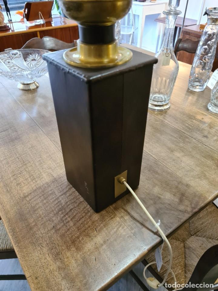 Vintage: Lampara de mesa forrada en piel - Foto 3