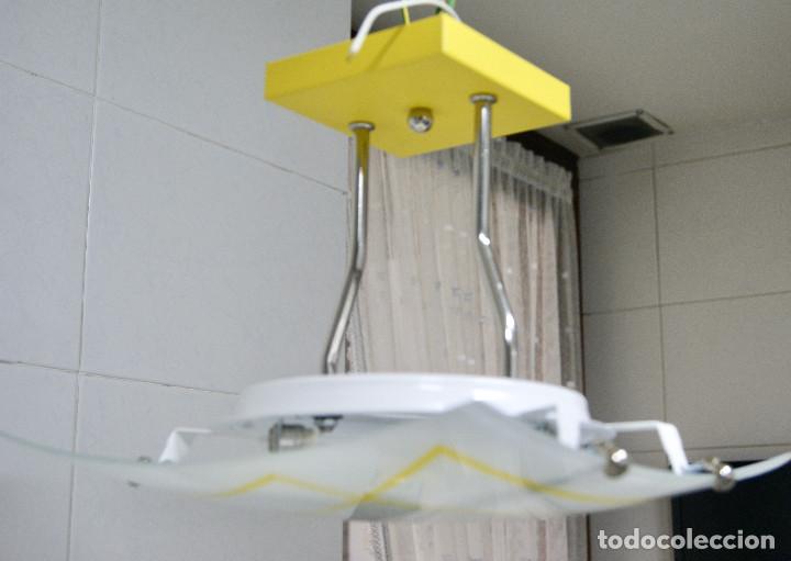 Vintage: lampara de techo tipo semiplaf&oacute;n en cromo, opal y amarillo - Foto 3