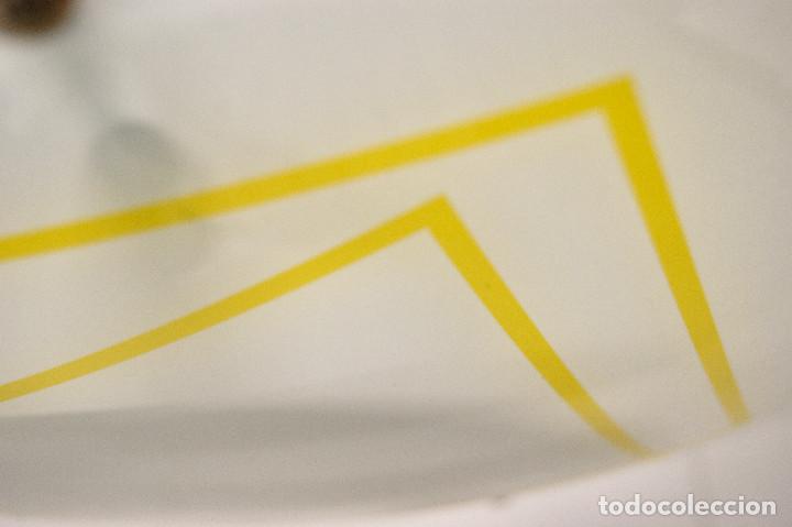 Vintage: lampara de techo tipo semiplaf&oacute;n en cromo, opal y amarillo - Foto 12