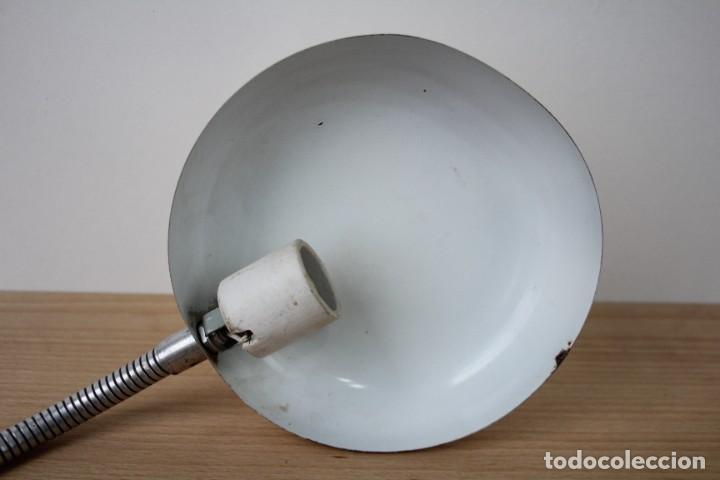 Vintage: L&aacute;mpara de mesa flexo. Beige. Vintage. - Foto 7