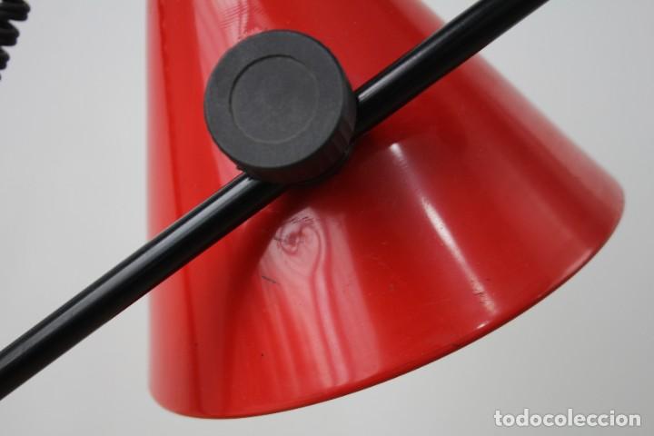 Vintage: L&aacute;mpara de mesa flexo. Rojo. Vintage. - Foto 10