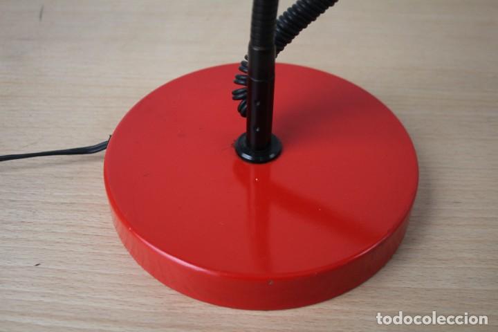 Vintage: L&aacute;mpara de mesa flexo. Rojo. Vintage. - Foto 11