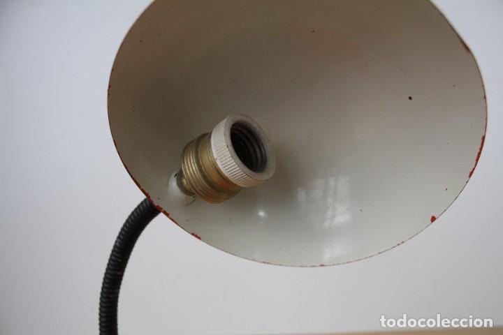 Vintage: L&aacute;mpara de mesa flexo. Naranja. Vintage. - Foto 7