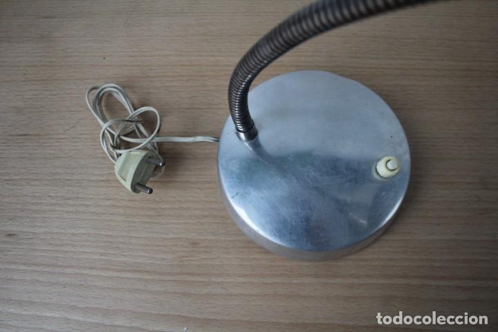 Vintage: L&aacute;mpara de mesa flexo. Aluminio. Vintage. - Foto 5