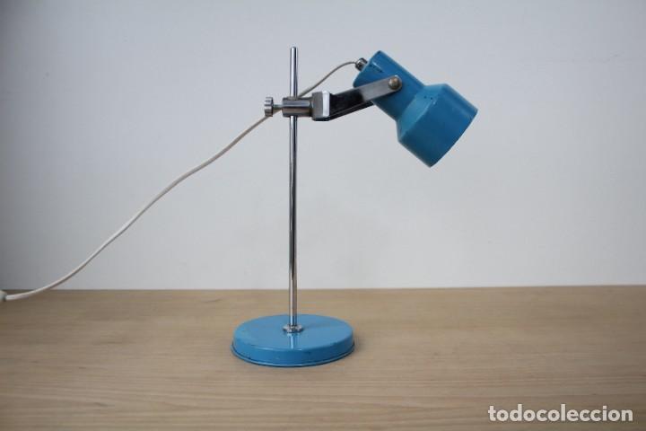 Vintage: L&aacute;mpara de mesa flexo. Azul. Marca Macia. - Foto 2