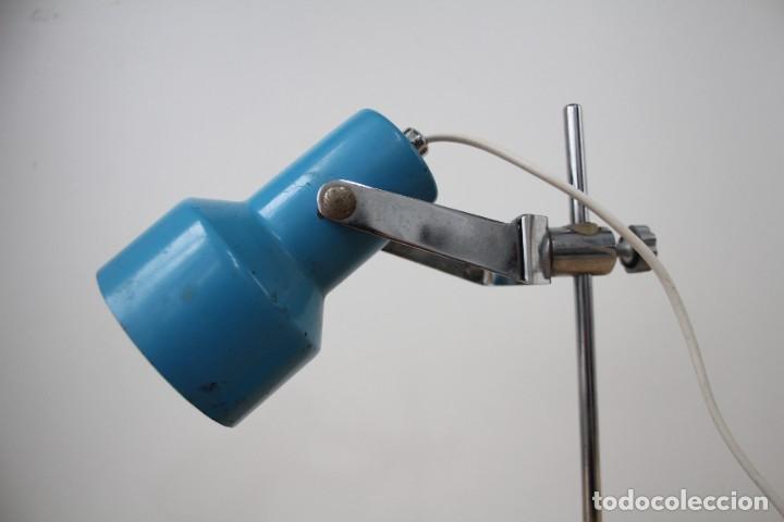 Vintage: L&aacute;mpara de mesa flexo. Azul. Marca Macia. - Foto 4