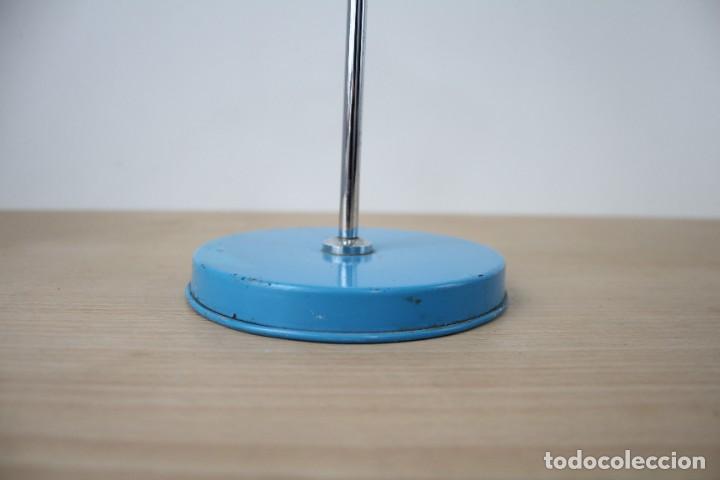 Vintage: L&aacute;mpara de mesa flexo. Azul. Marca Macia. - Foto 6