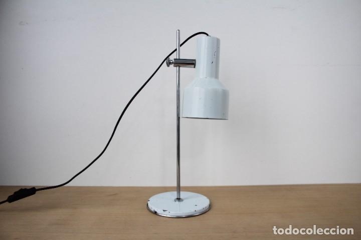 Vintage: L&aacute;mpara de mesa flexo. Blanco. Vintage. - Foto 2