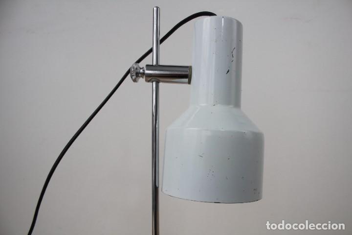 Vintage: L&aacute;mpara de mesa flexo. Blanco. Vintage. - Foto 3