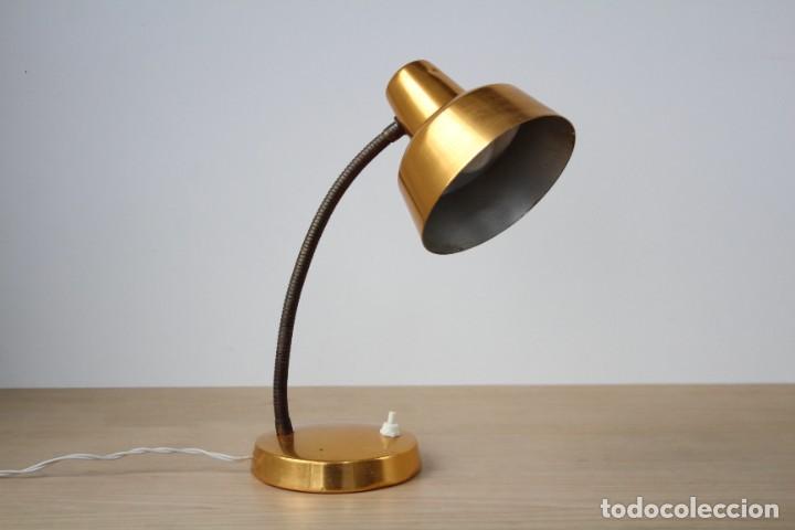 Vintage: L&aacute;mpara de mesa flexo. Dorado. Vintage. - Foto 3
