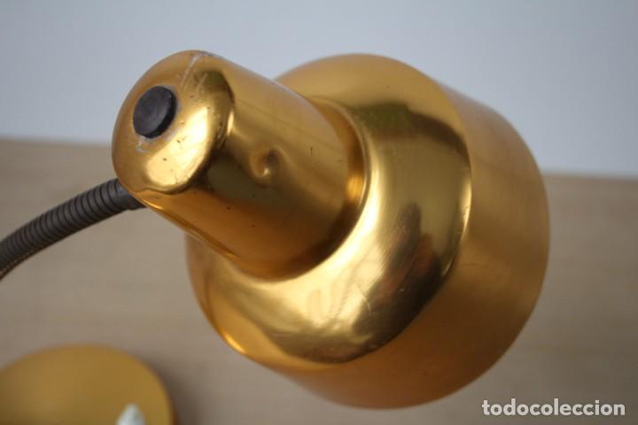 Vintage: L&aacute;mpara de mesa flexo. Dorado. Vintage. - Foto 5