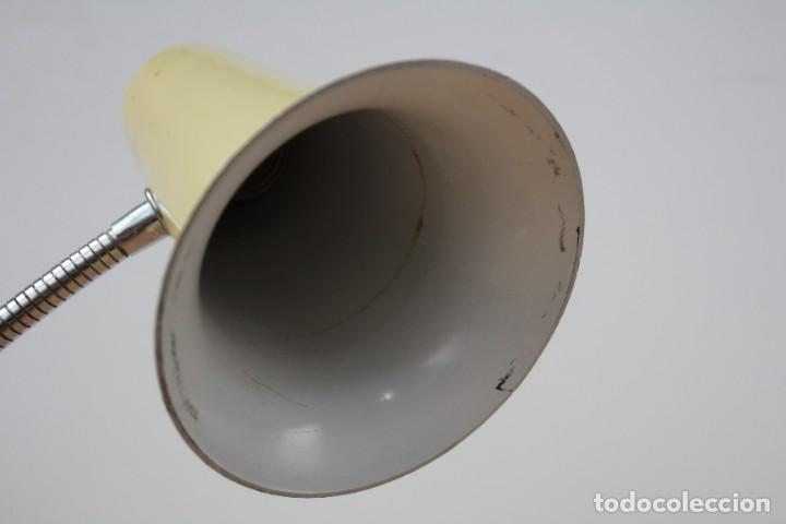 Vintage: L&aacute;mpara de mesa flexo. Blanco. Vintage. - Foto 7