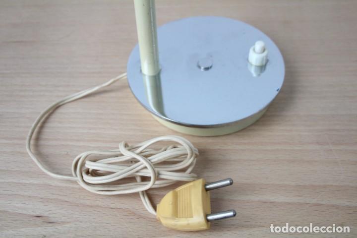 Vintage: L&aacute;mpara de mesa flexo. Blanco. Vintage. - Foto 8