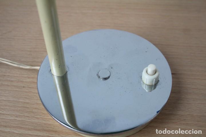 Vintage: L&aacute;mpara de mesa flexo. Blanco. Vintage. - Foto 9