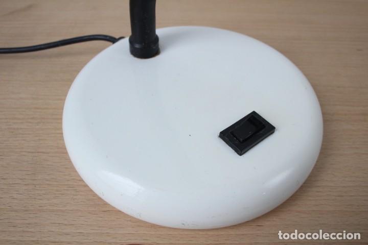 Vintage: L&aacute;mpara de mesa flexo. Blanco. Vintage. - Foto 7