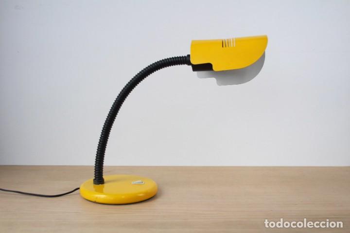 Vintage: Lampara sobremesa flexo. Marca Fase.Amarillo. - Foto 1