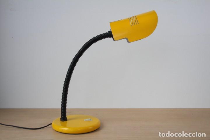 Vintage: Lampara sobremesa flexo. Marca Fase.Amarillo. - Foto 2