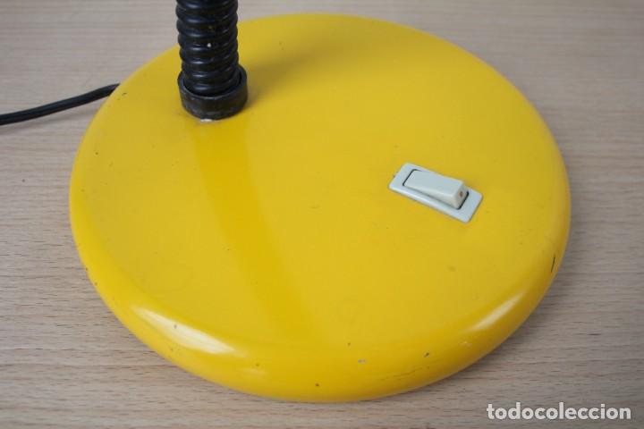Vintage: Lampara sobremesa flexo. Marca Fase.Amarillo. - Foto 5