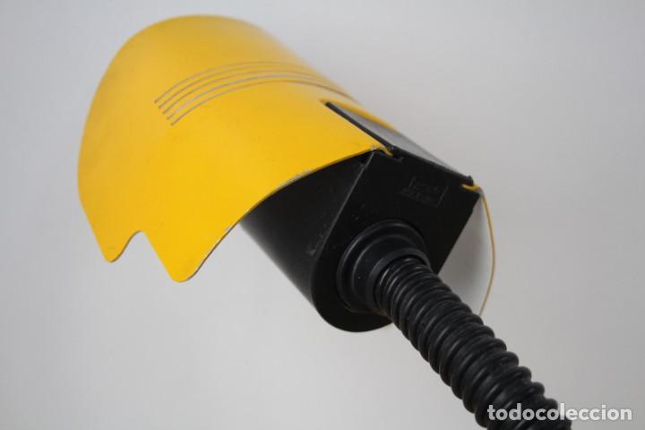 Vintage: Lampara sobremesa flexo. Marca Fase.Amarillo. - Foto 9