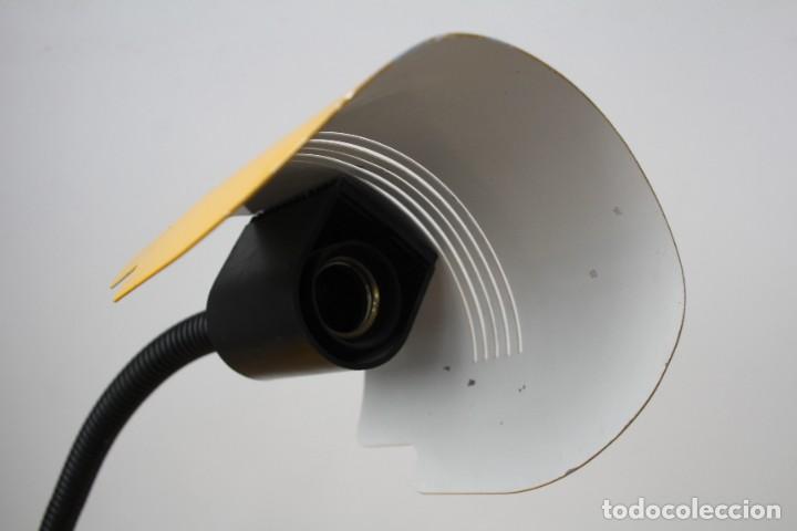 Vintage: Lampara sobremesa flexo. Marca Fase.Amarillo. - Foto 10