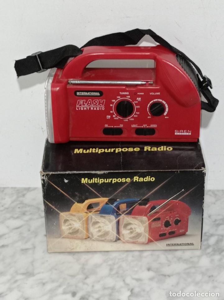 Vintage: ANTIGUA LINTERNA RADIO EN SU CAJA (FUNCIONA) - Foto 1