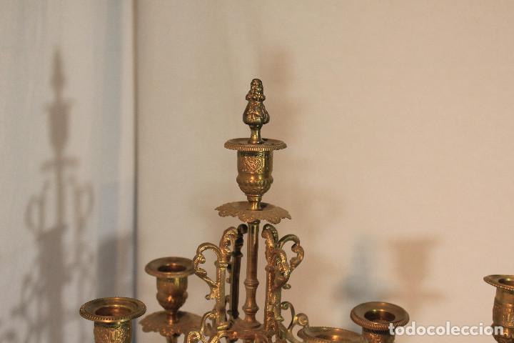 Vintage: PAREJA CANDELABROS BRONCE MARMOL 4 PIES - Foto 2