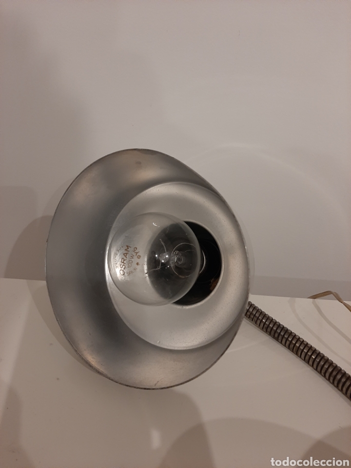 Vintage: L&Aacute;MPARA FLEXO DE ESCRITORIO O MESA CROMADA. FUNCIONANDO. - Foto 2