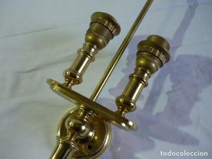 Vintage: Aplique de pared en bronce para dos bombillas - Foto 4
