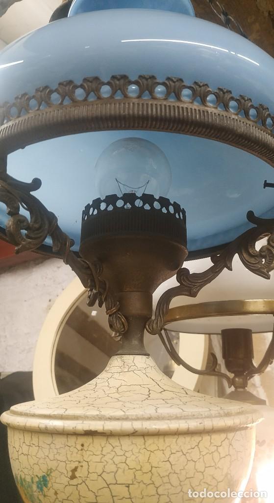 Vintage: L&aacute;mpara de techo de opalina azul tipo quinqu&eacute; - Foto 3