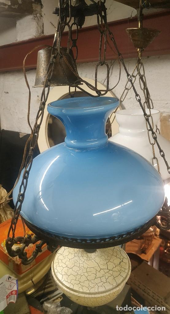 Vintage: L&aacute;mpara de techo de opalina azul tipo quinqu&eacute; - Foto 4