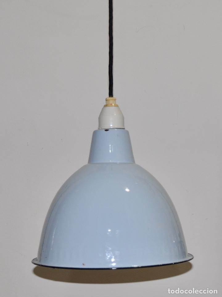 Vintage: L&aacute;mpara metal esmaltado gris - Foto 2