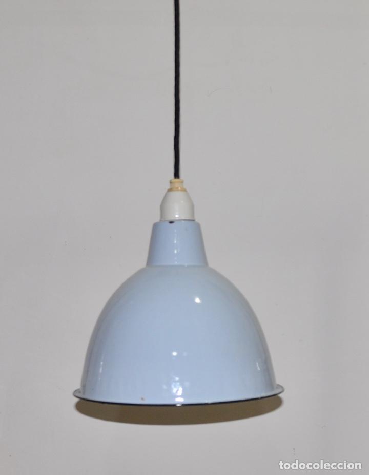 Vintage: L&aacute;mpara metal esmaltado gris - Foto 3