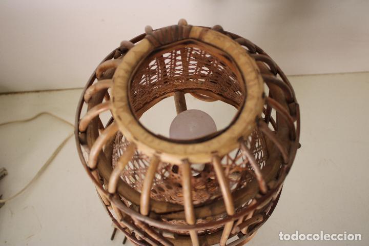 Vintage: lampara de mesa de mimbre - Foto 2