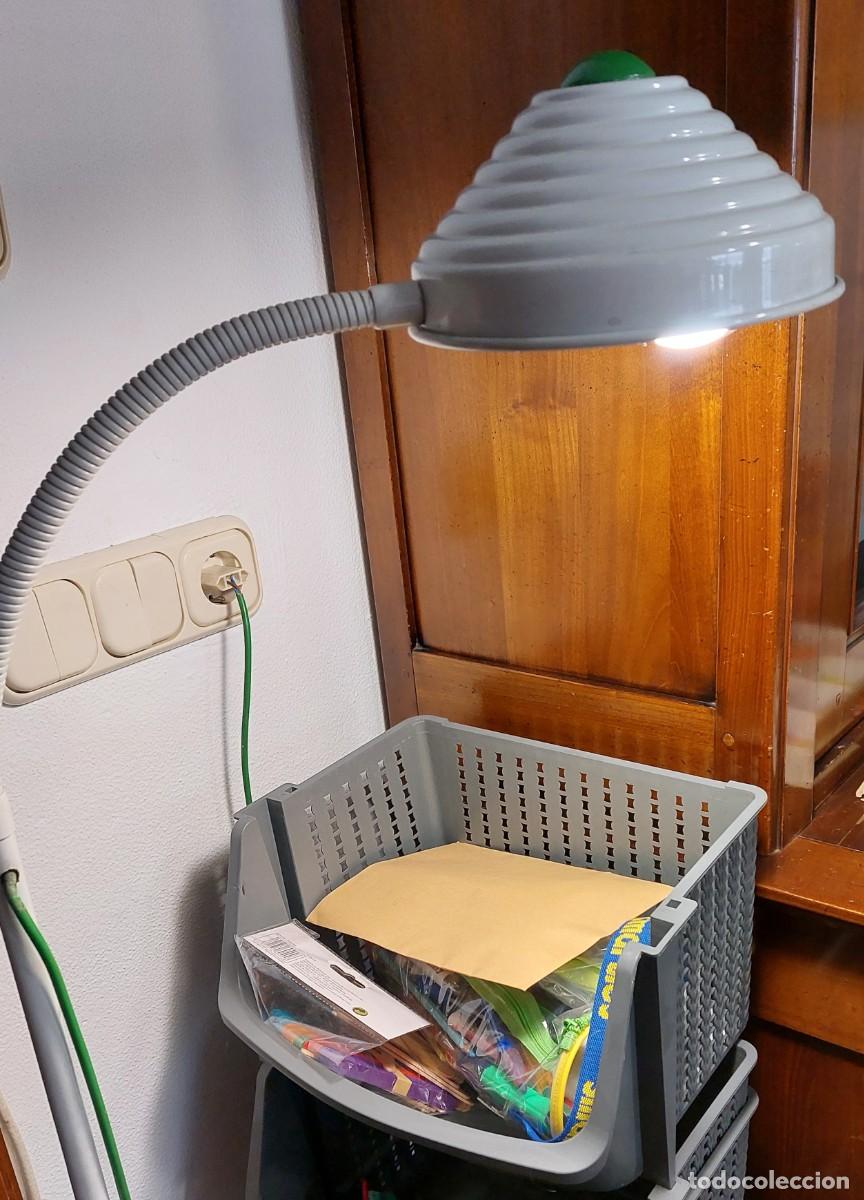 Vintage: Flexo de pi&eacute; alto - Foto 3