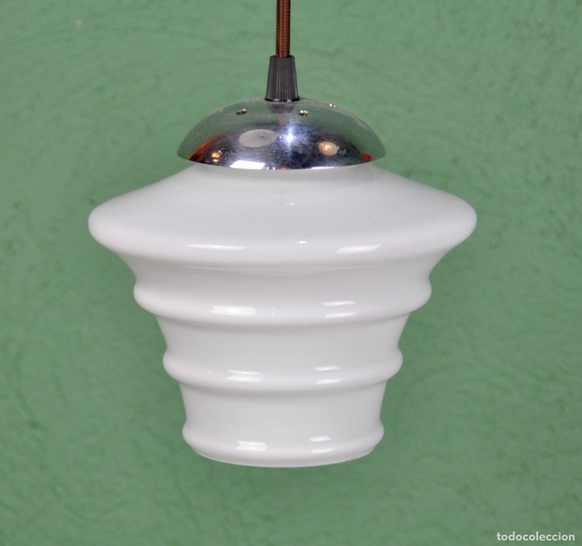 Vintage: L&aacute;mpara opalina blanca con lineas abajo - Foto 1